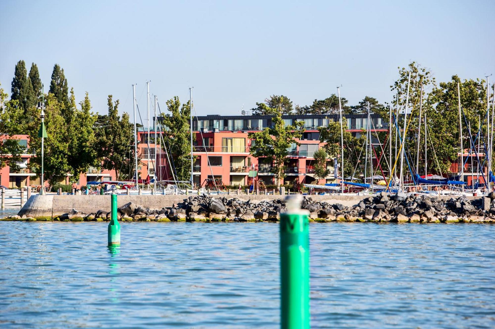 Bavaria Club Apartman Balatonlelle Zimmer foto